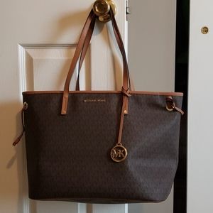 Michael Kors Never full tote